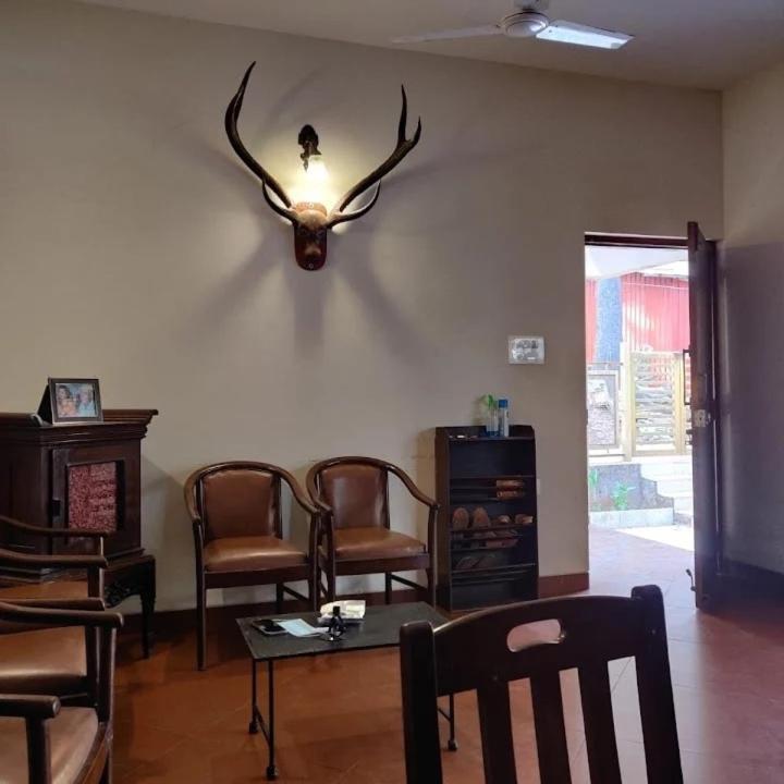 Nivritti Villa Matheran Bagian luar foto