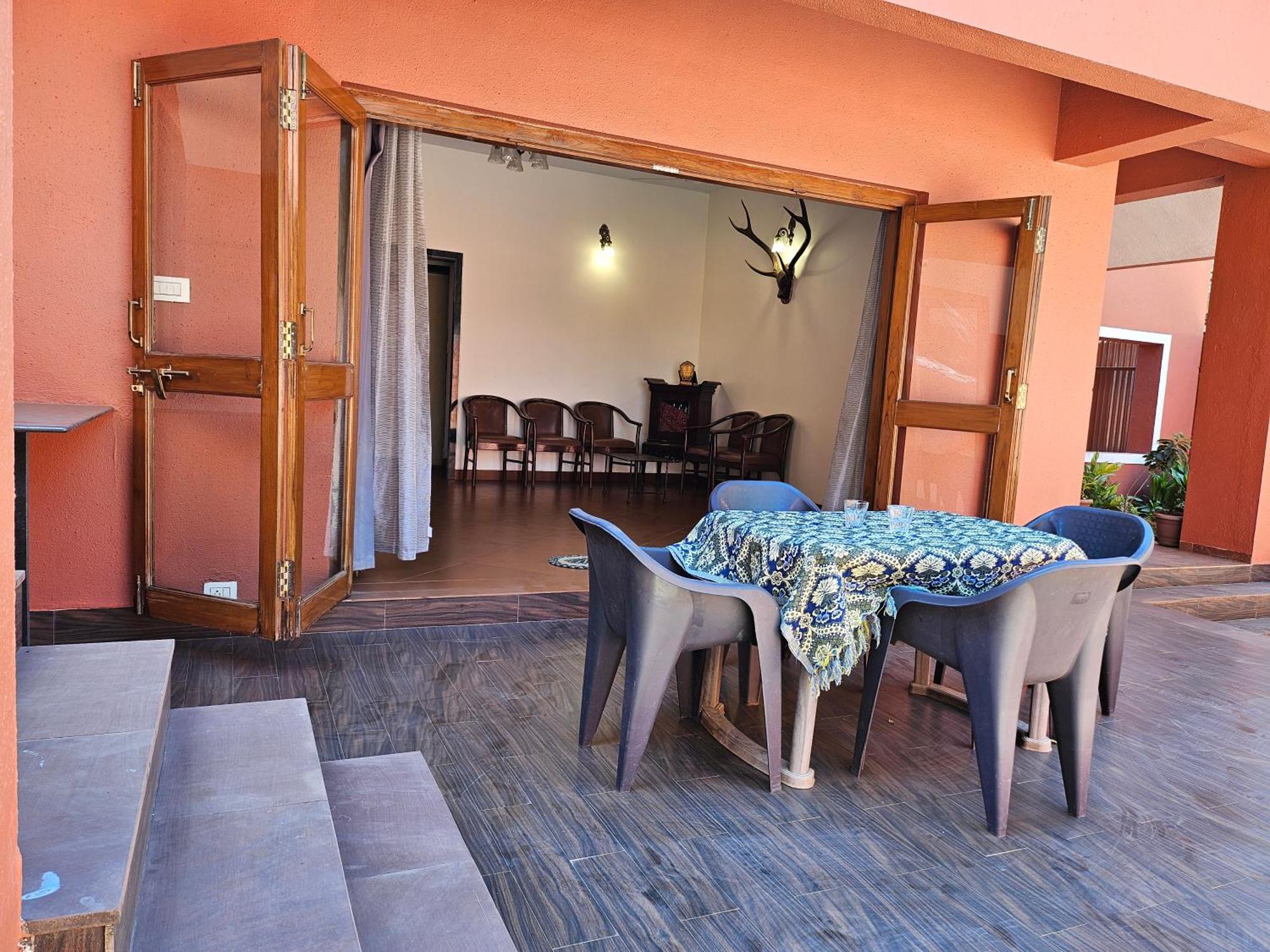Nivritti Villa Matheran Bagian luar foto
